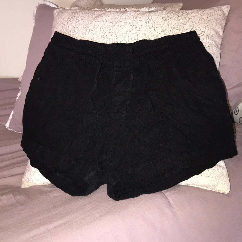 Black shorts with pockets.